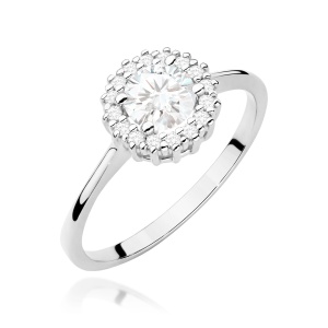 Pierścionek W0572 Biały Szafir 0,60ct białe złoto 375