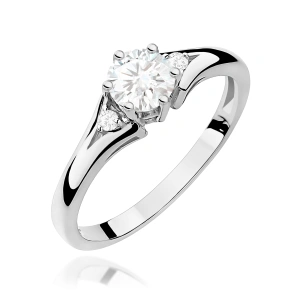 Pierścionek W0076 Biały Szafir 0,60ct białe złoto